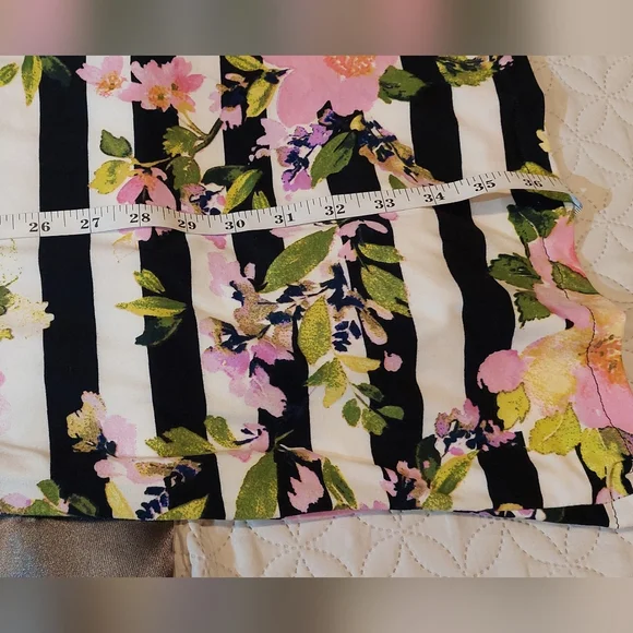 Discreet Black and White Striped Floral Dress - Picture 9 of 9